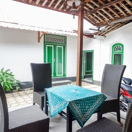 Reddoorz Syariah @ Ndalem Kembang Sore Джок'якарта Екстер'єр фото