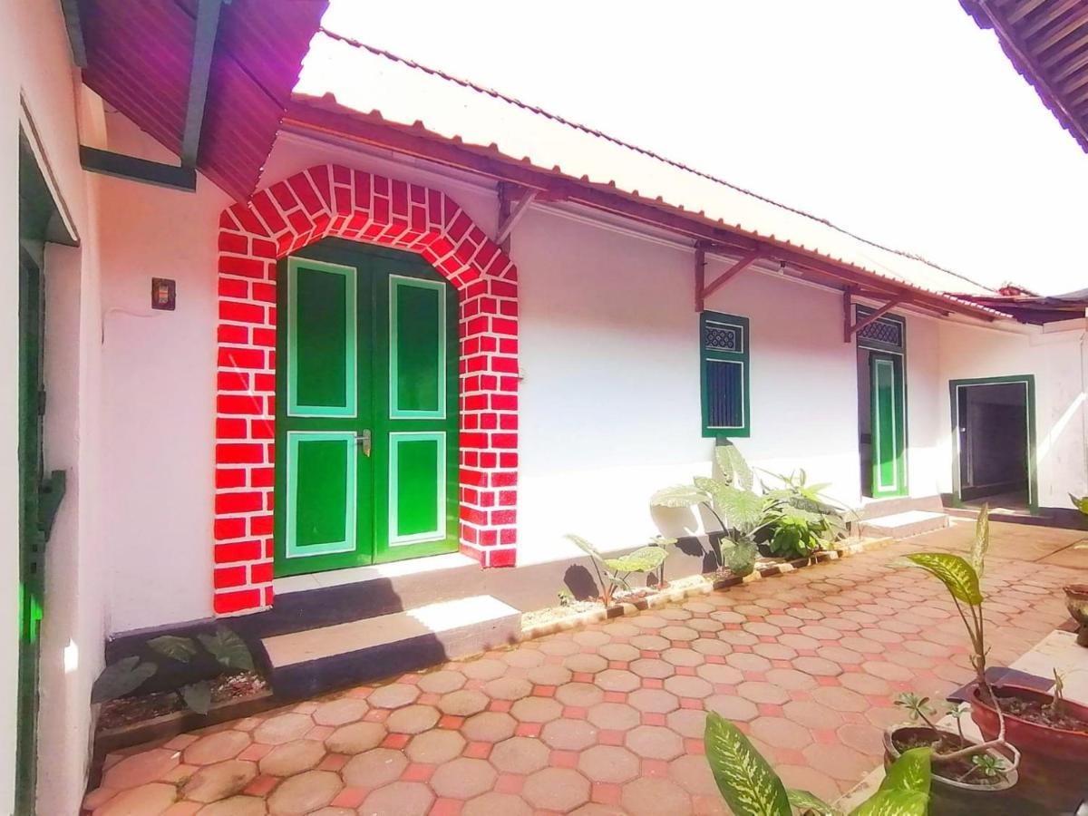 Reddoorz Syariah @ Ndalem Kembang Sore Джок'якарта Екстер'єр фото