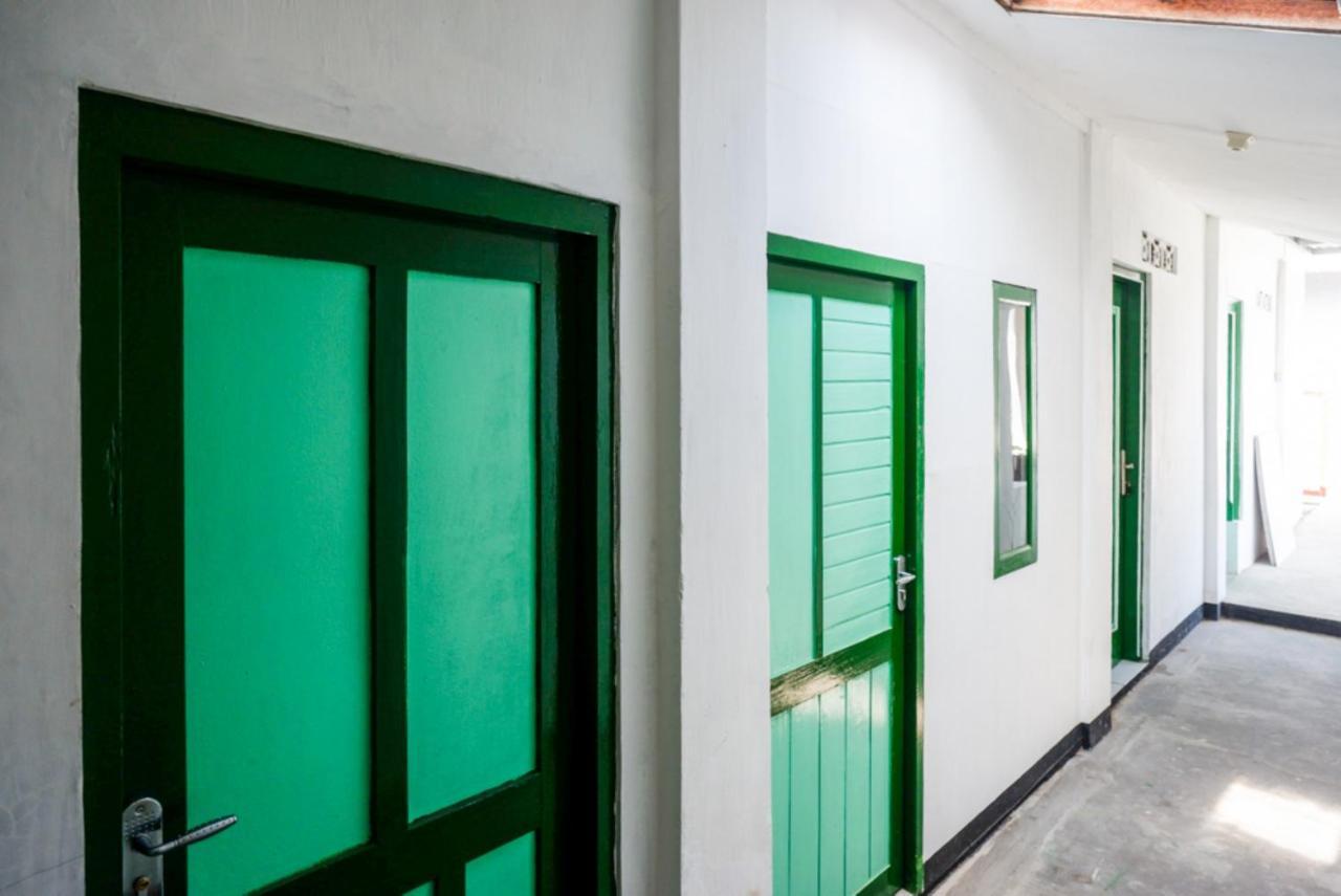 Reddoorz Syariah @ Ndalem Kembang Sore Джок'якарта Екстер'єр фото