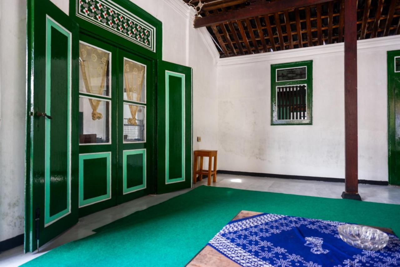 Reddoorz Syariah @ Ndalem Kembang Sore Джок'якарта Екстер'єр фото