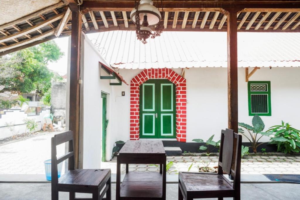 Reddoorz Syariah @ Ndalem Kembang Sore Джок'якарта Екстер'єр фото