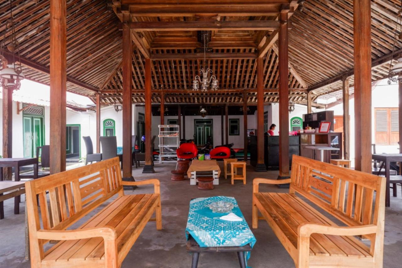 Reddoorz Syariah @ Ndalem Kembang Sore Джок'якарта Екстер'єр фото