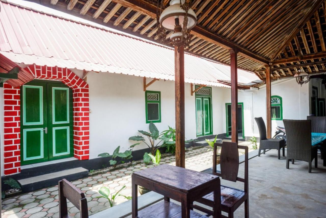 Reddoorz Syariah @ Ndalem Kembang Sore Джок'якарта Екстер'єр фото