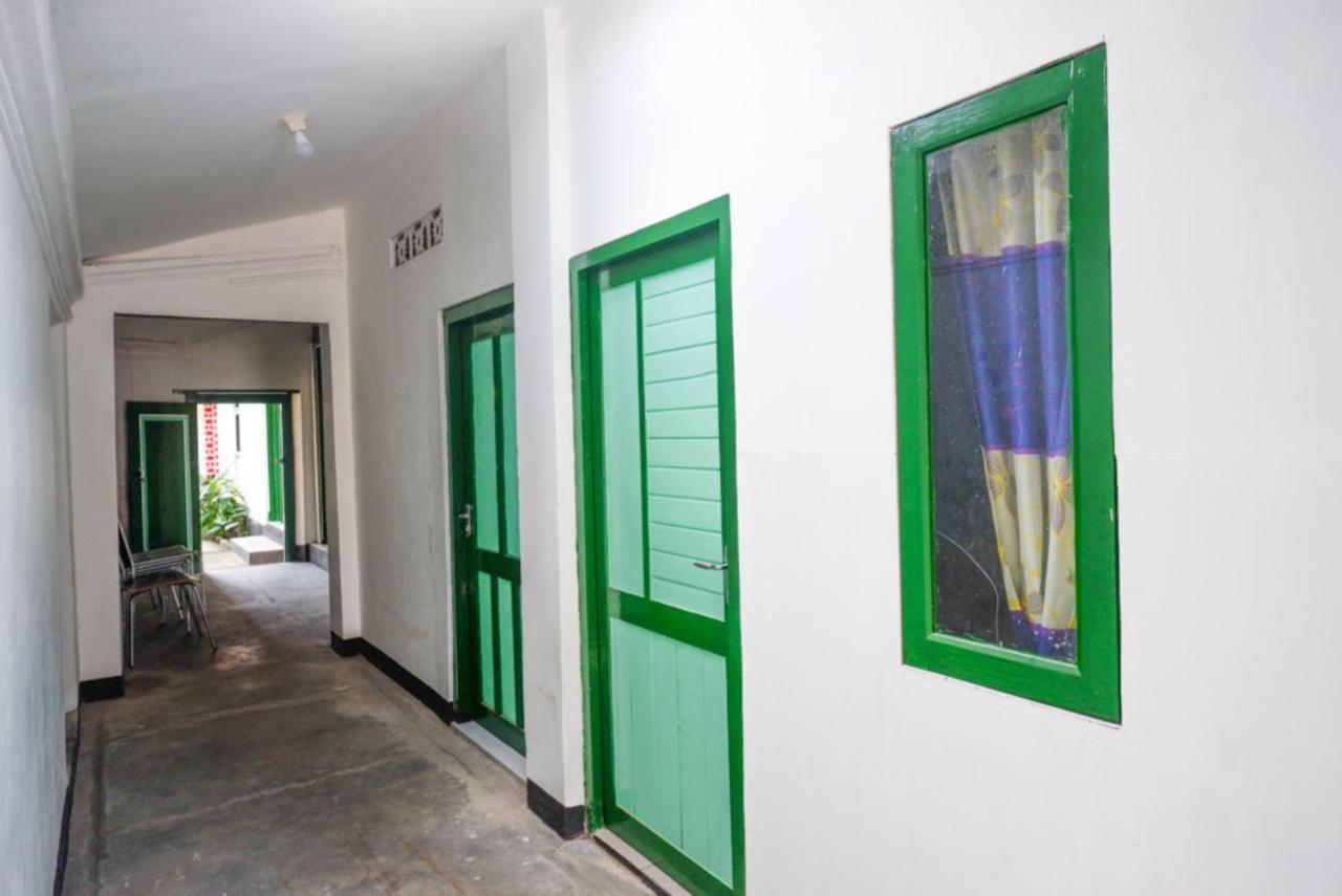 Reddoorz Syariah @ Ndalem Kembang Sore Джок'якарта Екстер'єр фото
